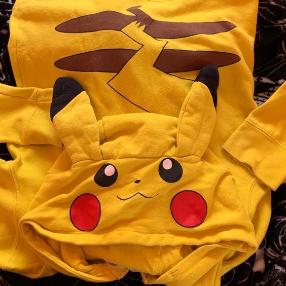 ❤️💛 Pokémon Pikachu Set 💛❤️ - Picture 3 of 7